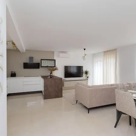 Delux Holiday In Appartement *